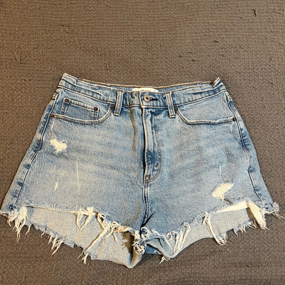 Abercrombie- High Rise Mom Short